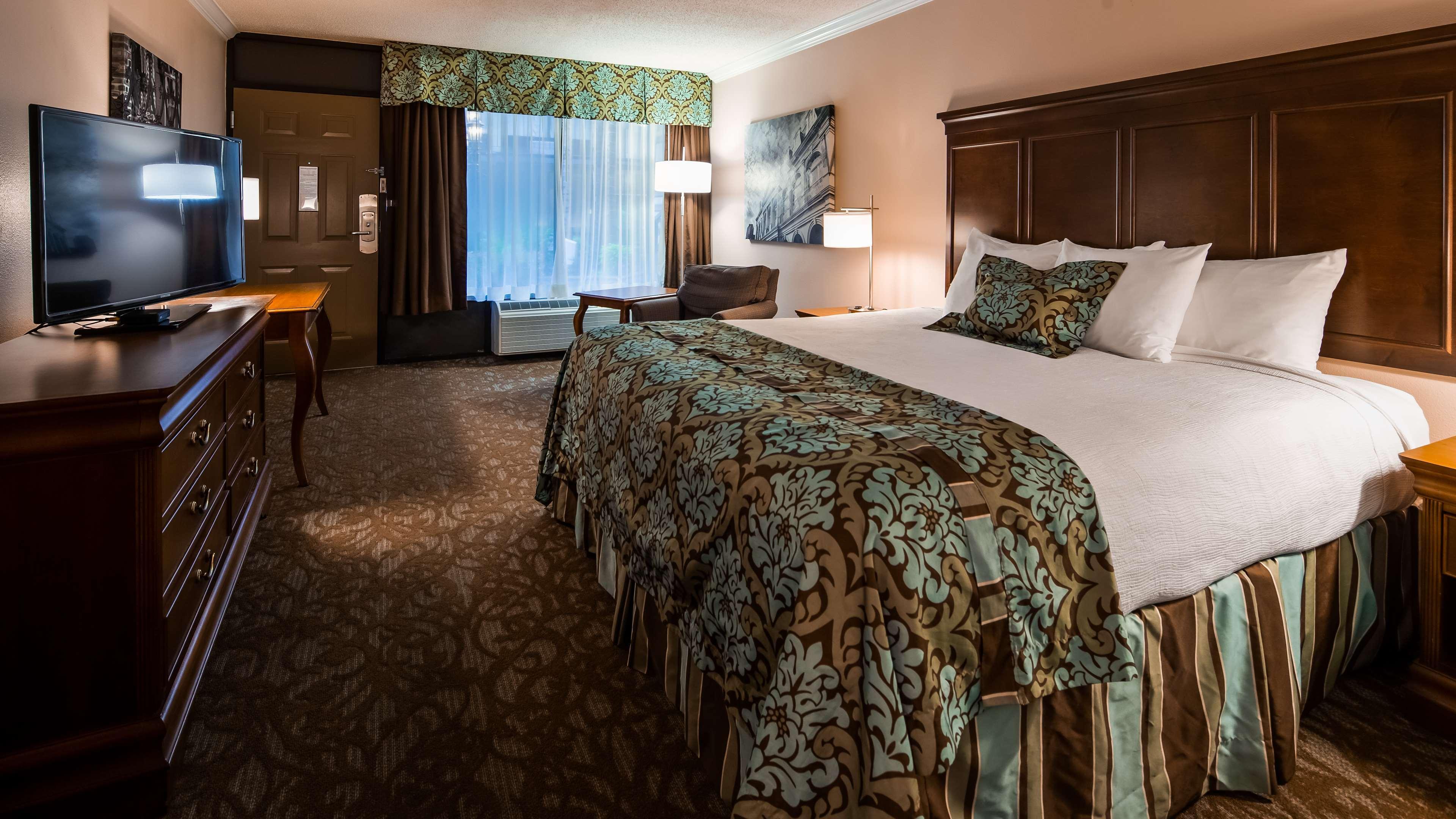 Best Western Plus Westbank Harvey Exterior photo