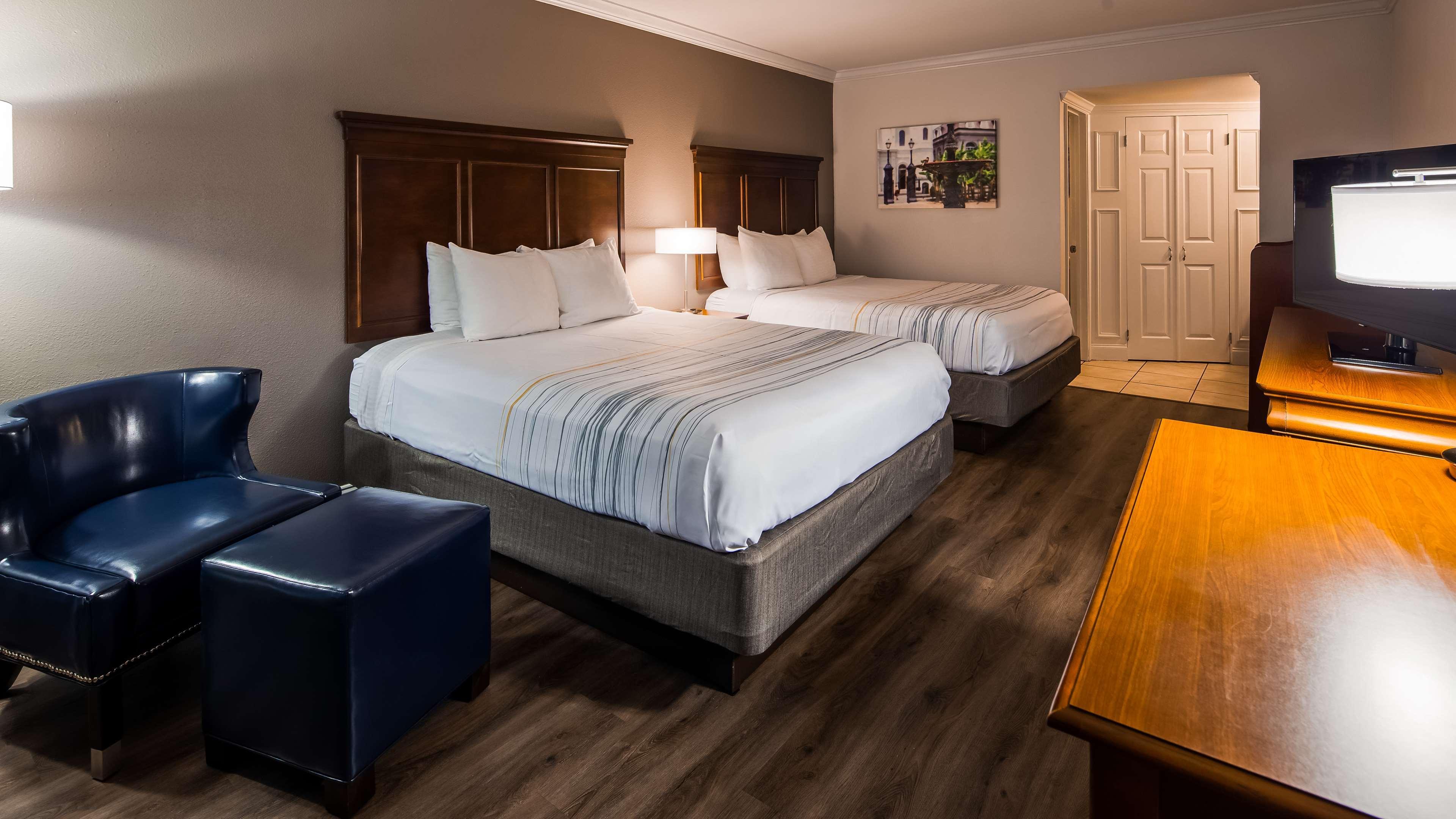 Best Western Plus Westbank Harvey Exterior photo