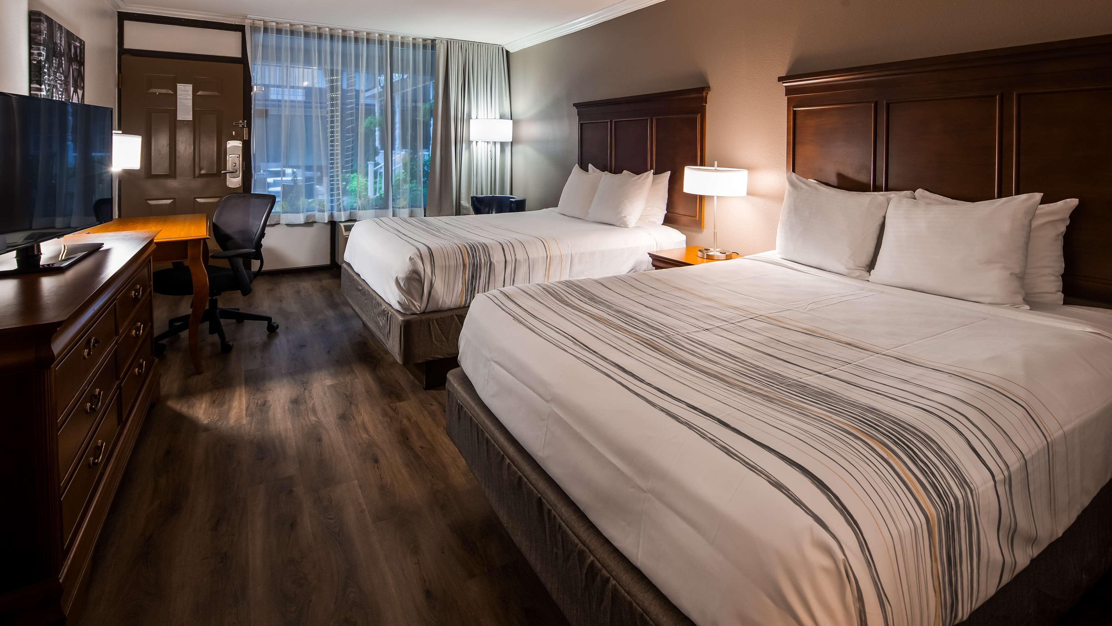 Best Western Plus Westbank Harvey Exterior photo