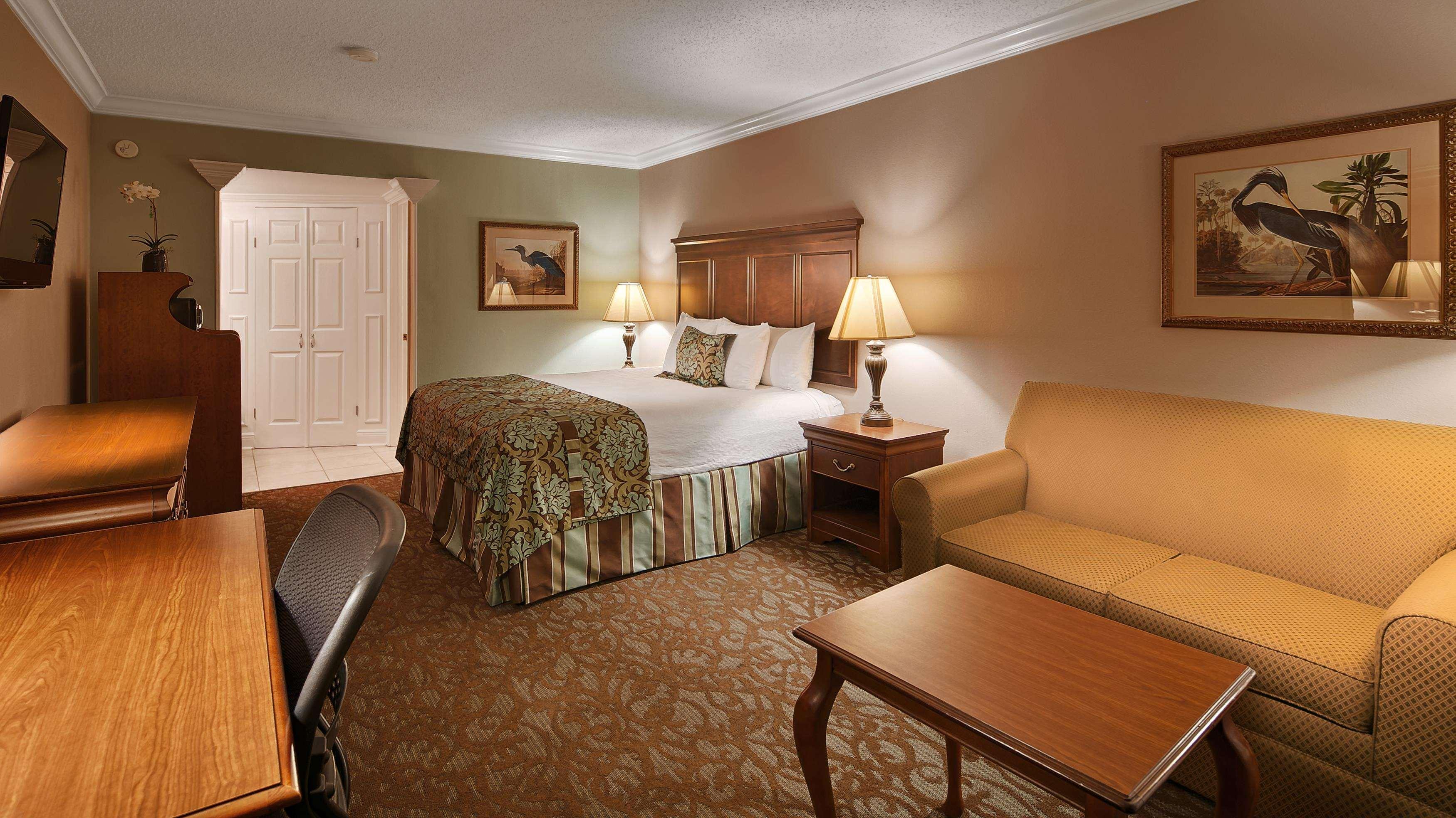 Best Western Plus Westbank Harvey Exterior photo