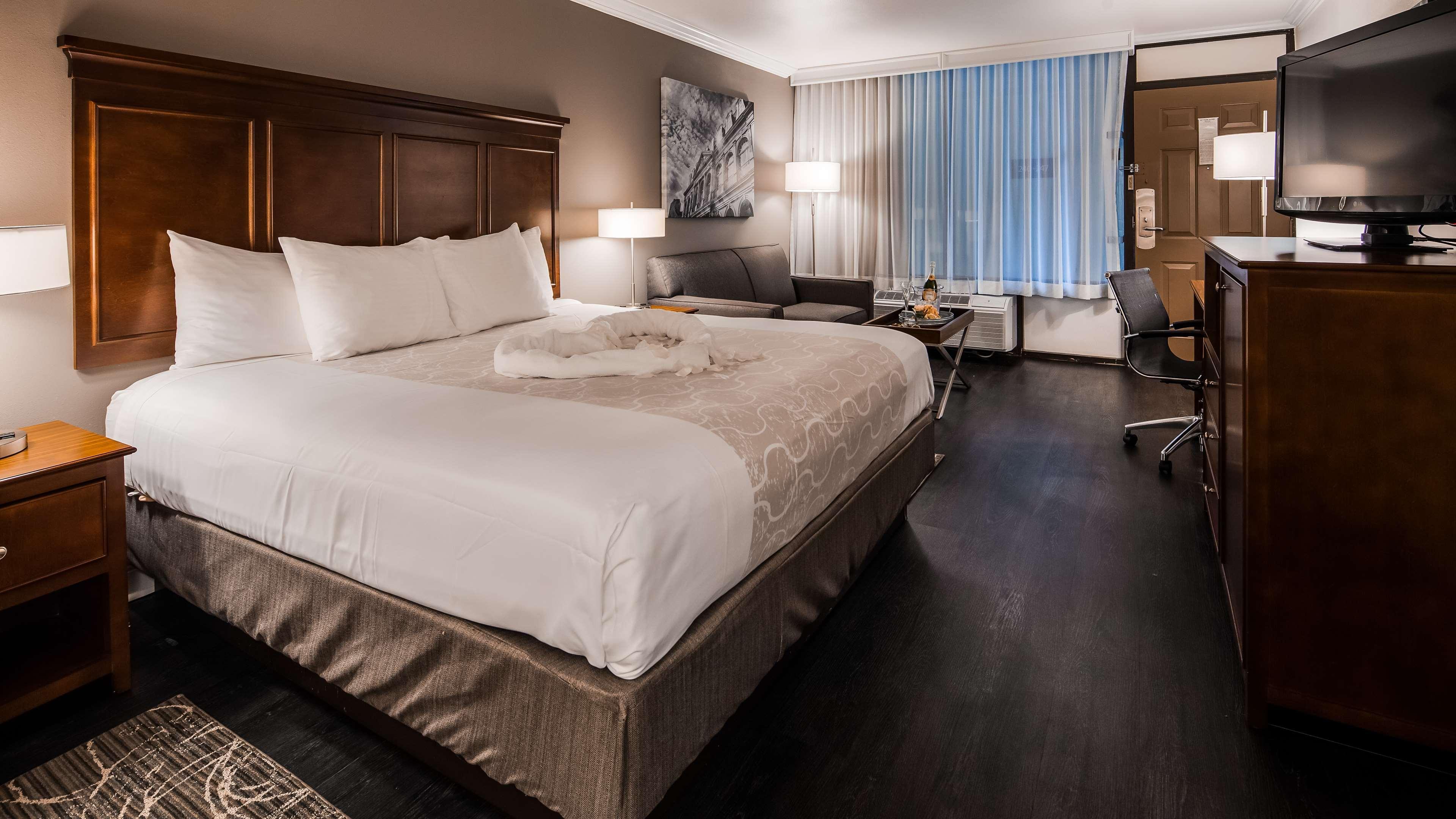Best Western Plus Westbank Harvey Exterior photo