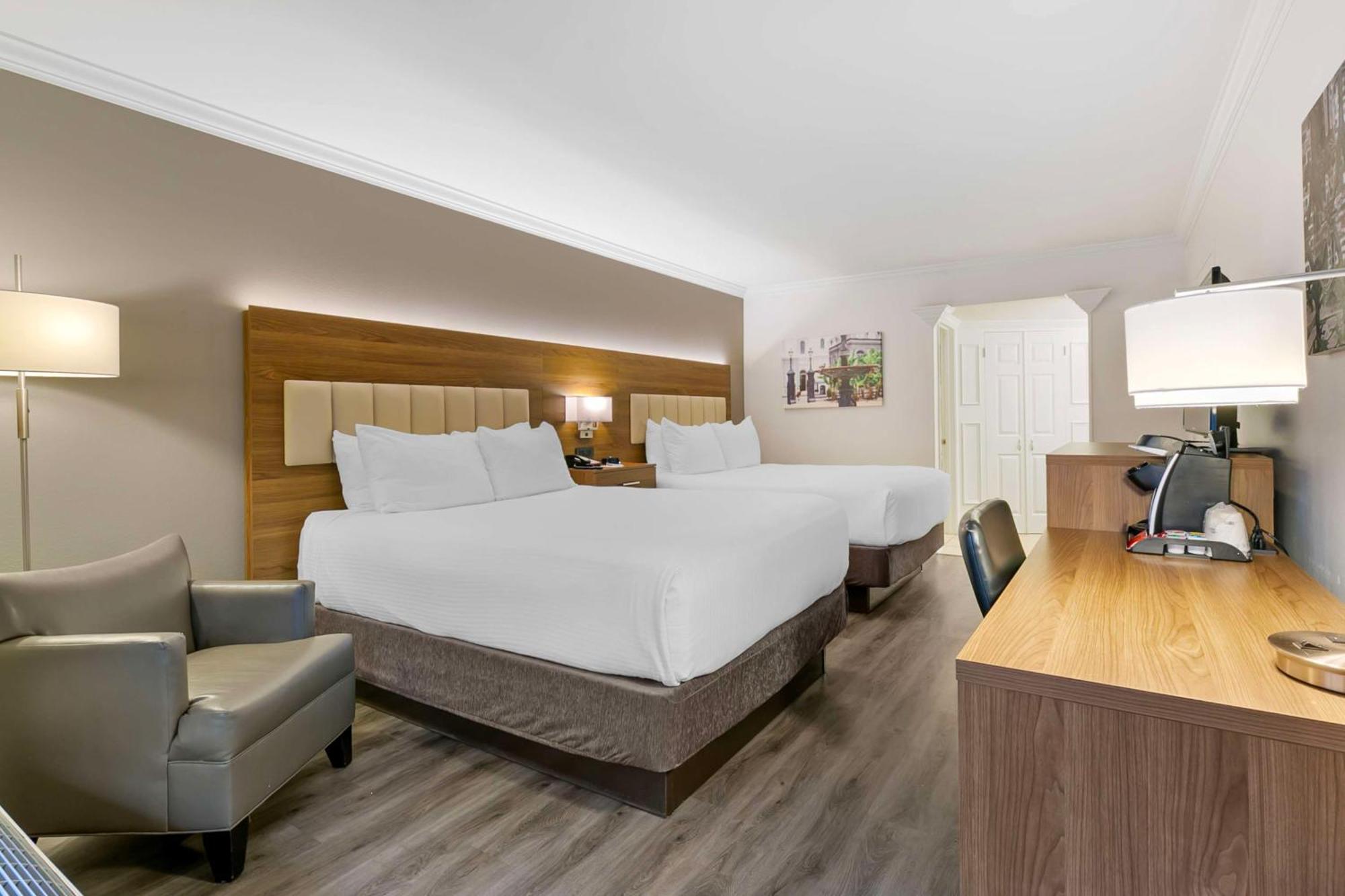 Best Western Plus Westbank Harvey Exterior photo