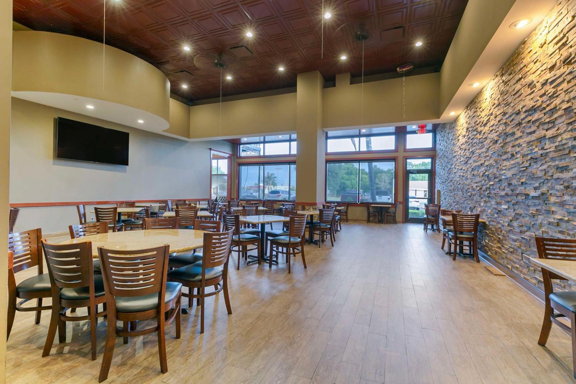 Best Western Plus Westbank Harvey Exterior photo